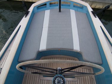 essence 33 exterior 2a
